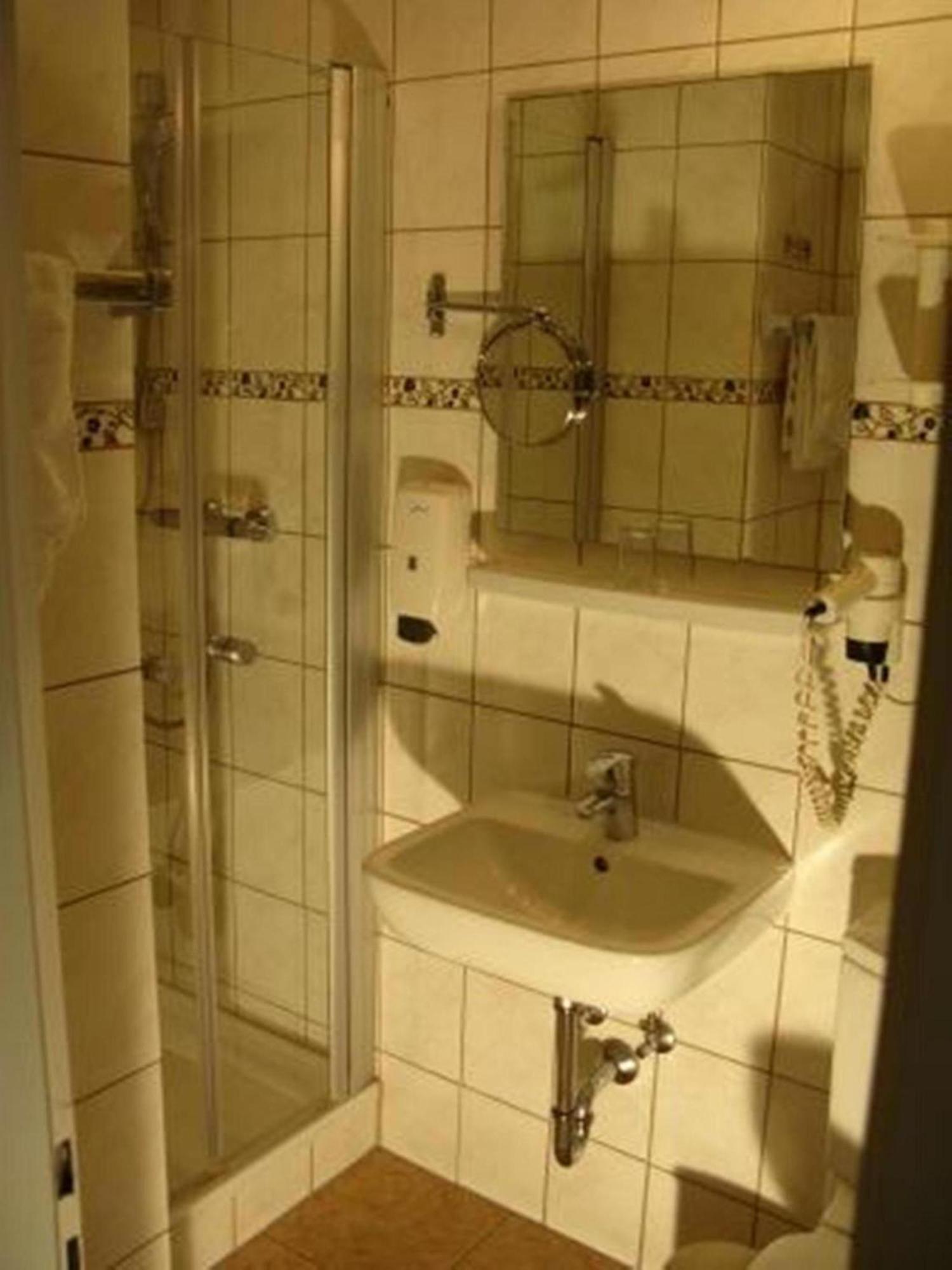 Hotel Waldersee Hannover Buitenkant foto